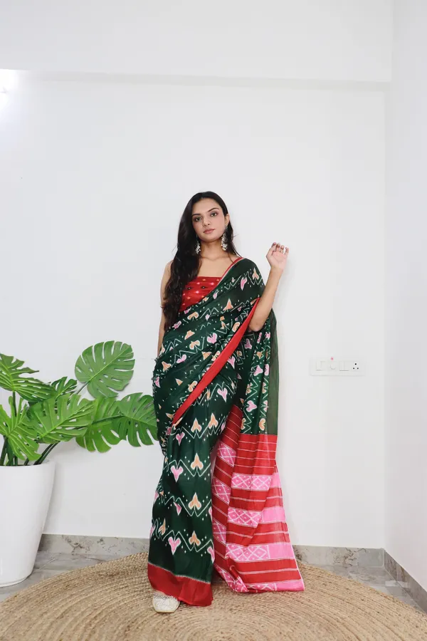 HANDICRAFT_WOMEN'S_Ikkat_PRINT_PURE_SOFT_COTTON_SAREE_WITH_BLOUSE_PIECE_With_Blouse_Piece
